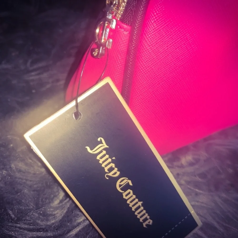 New Juicy Couture Woman’s Simply Stunning Hot Pink & Black Clutch